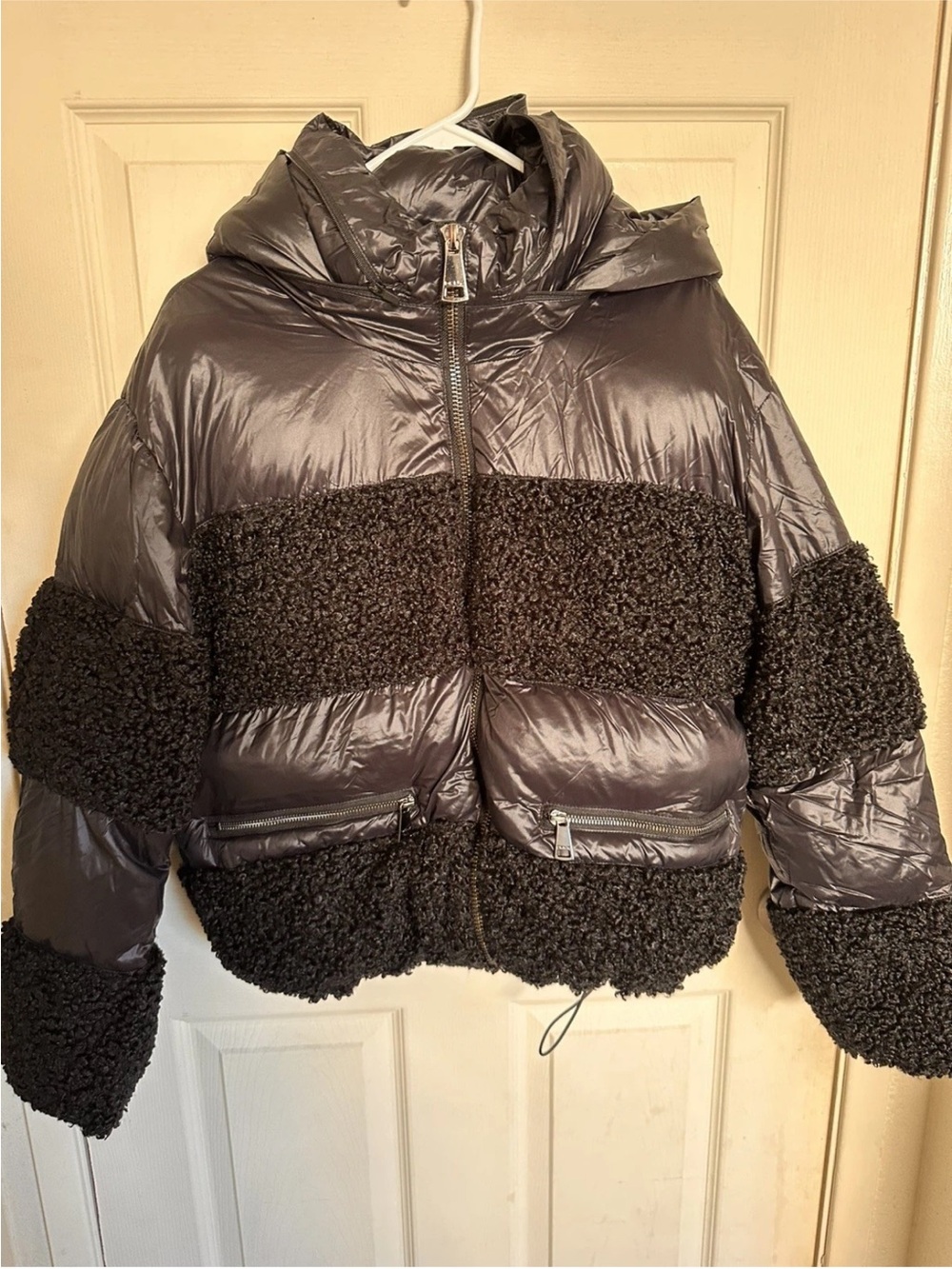 DKNY warm winter Women's Puffer Jacket with Sherpa Accent Large - Picture 3 of 9